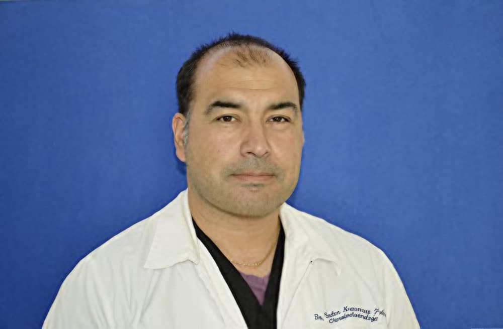 Dr. Carlos Namoncura Poblete